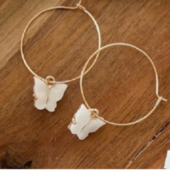 Free People White Butterfly Charm Hoop Earrings NEW - Picture 6 of 10